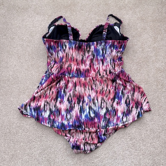 Torrid Peplum Skirted Mirage Print Underwire Push Up One Piece Swimsuit Size 2X - Picture 6 of 10